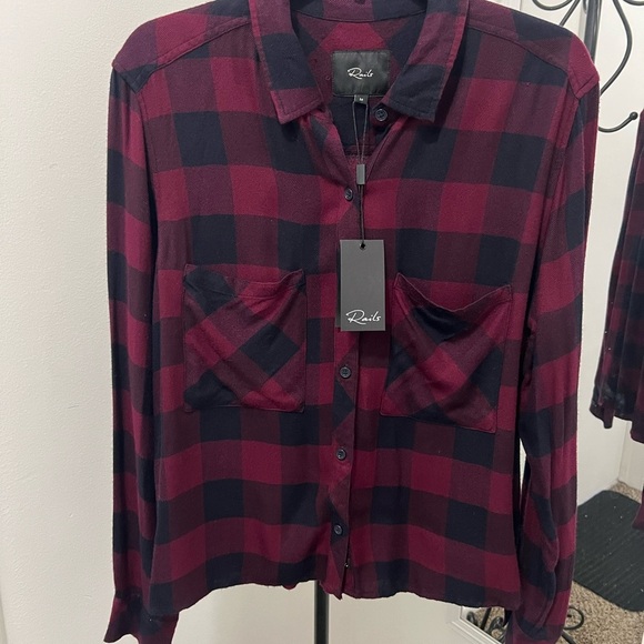 RAILS New Plaid Button-Up Shirt - Black and Red. #21 - Picture 2 of 10